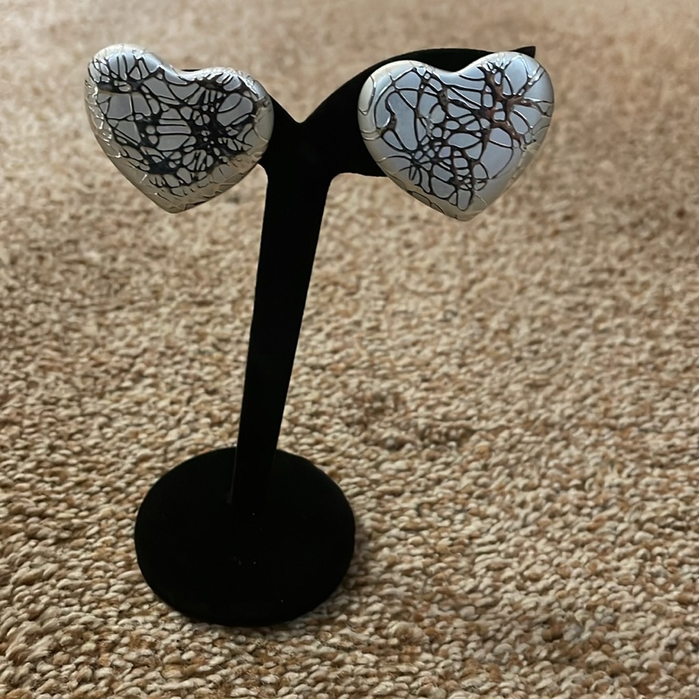 large silvertone heart post earrings